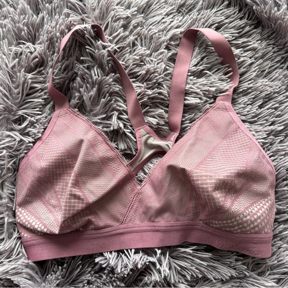 Lululemon Awake to Lace Bra - Never worn!! - Picture 1 of 4